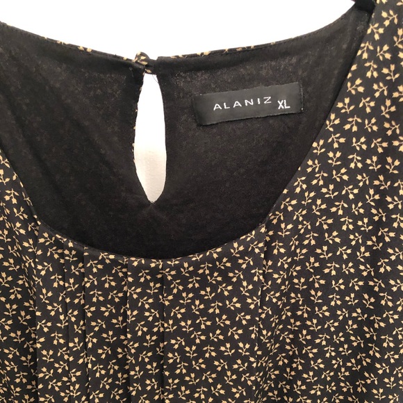 Alaniz Black and Gold Dress - Picture 3 of 6